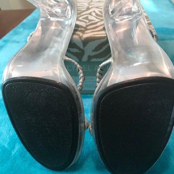 Michael Antonio Silver Satin Heels Size 6-1/2 *NEW 🎀 - Picture 5 of 7
